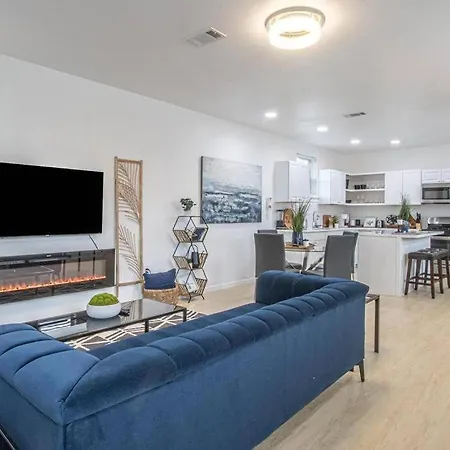 Luxury 6 Bedroom Oasis